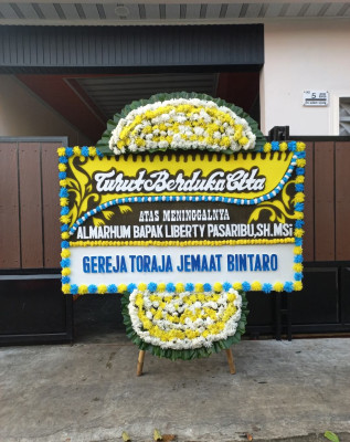 Papan Bunga Duka di Cisantren Kidul