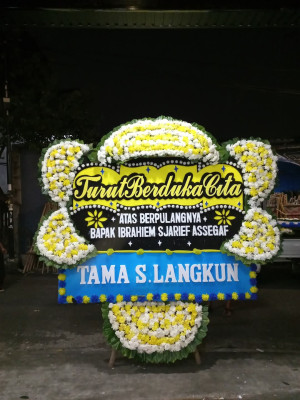 Papan Bunga Duka di Cisantren Kidul